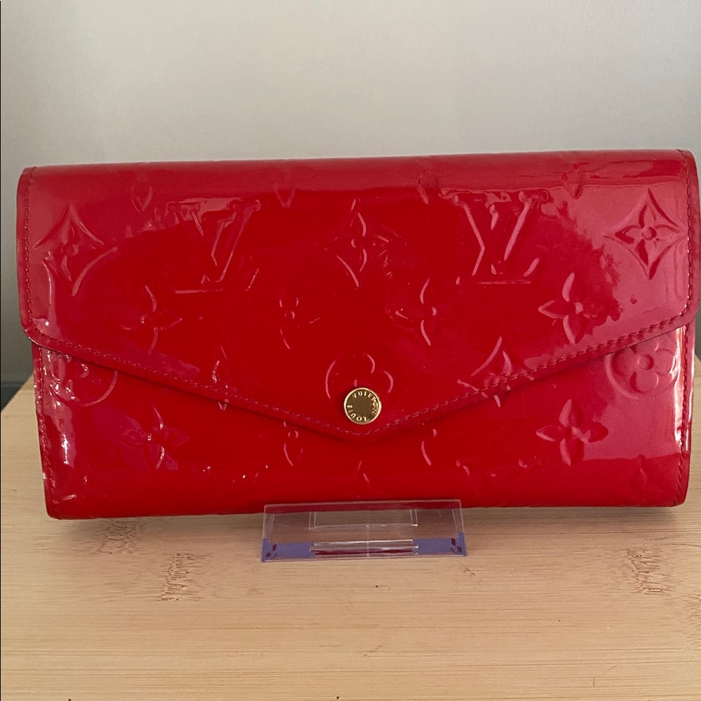 Louis Vuitton Red Vernis Sarah Wallet